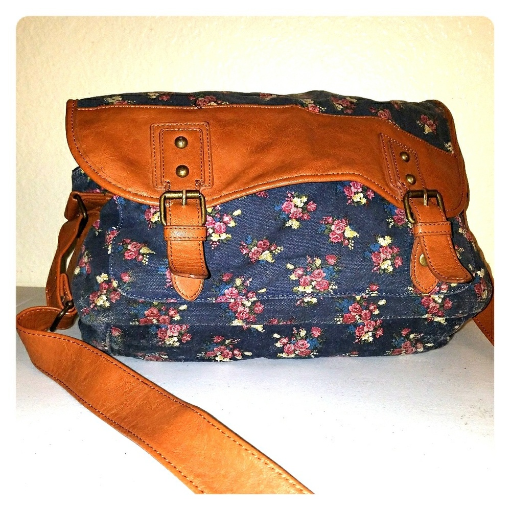 Canvas shoulder bag